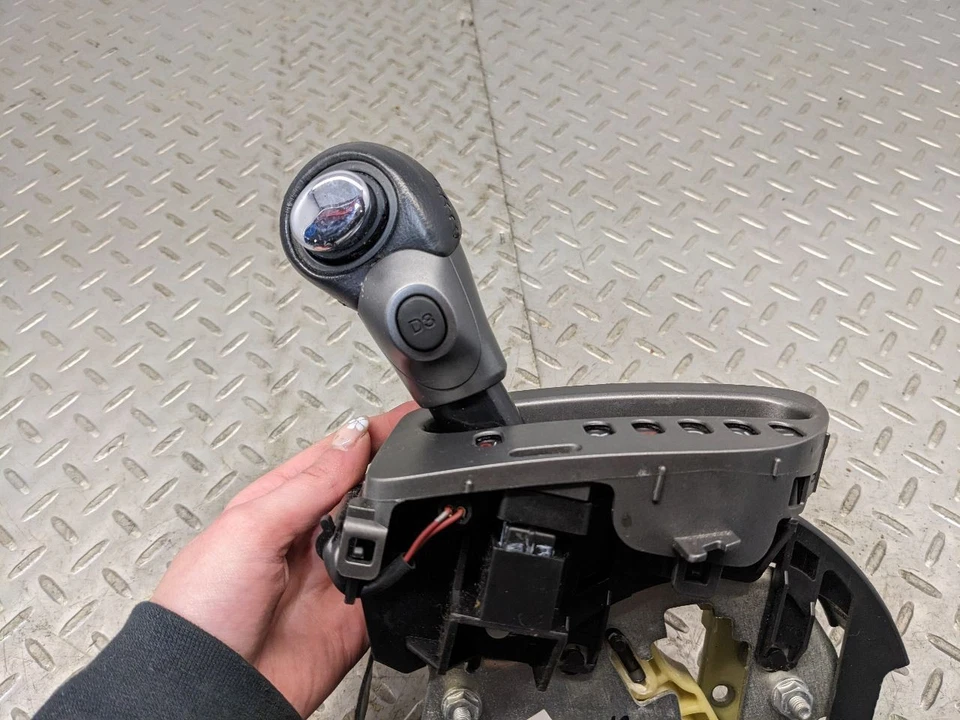 2005-2010 Honda Odyssey Automatic Transmission Gear Floor Shifter Lever A1154059 - Image 4 of 4