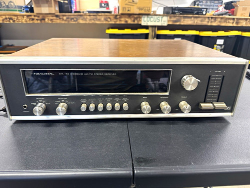 Vintage Realistic STA-150 Wideband AM/FM Stereo Receiver Powers On Tested