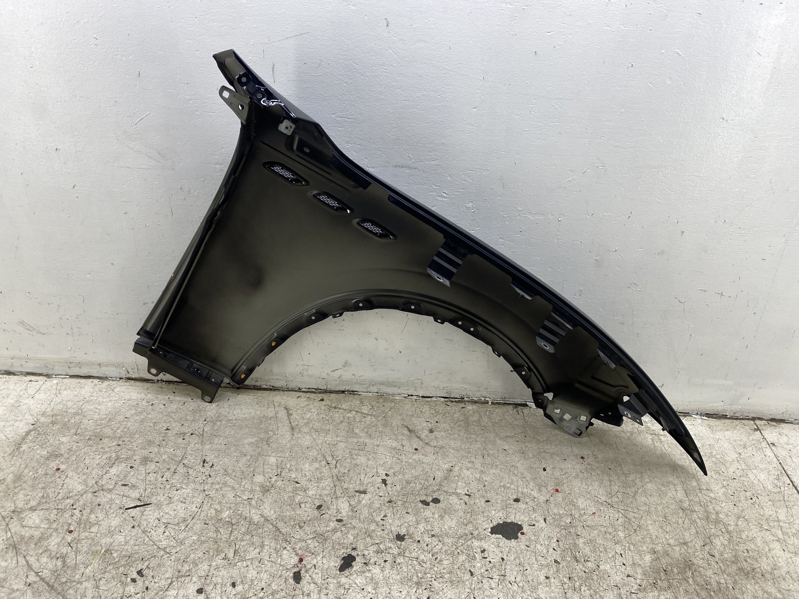 2014-2024 MASERATI LEVANTE OEM FRONT LEFT FENDER PANEL NERO BLACK(820/A)
