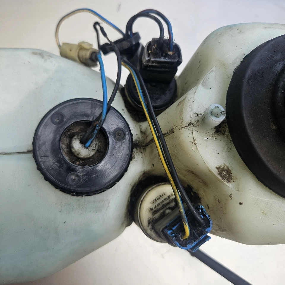 Tanque depósito líquido lavadora Volvo 740 760 1984-1989 OEM  Foto 2 de 4