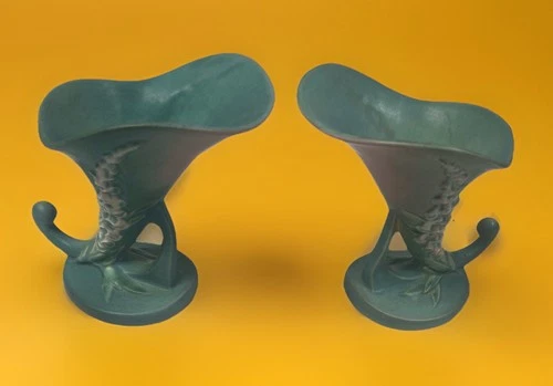 ROSEVILLE VINTAGE ORIGINAL,  FOXGLOVE 164-8" CORNUCOPIA VASES  (672)