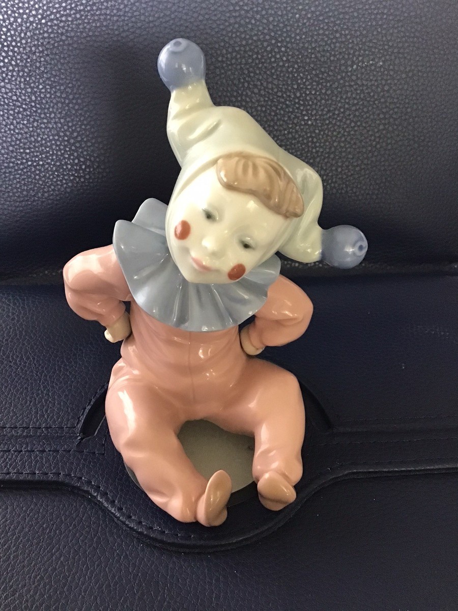 NAO-1985 BY LLADRO figurines 