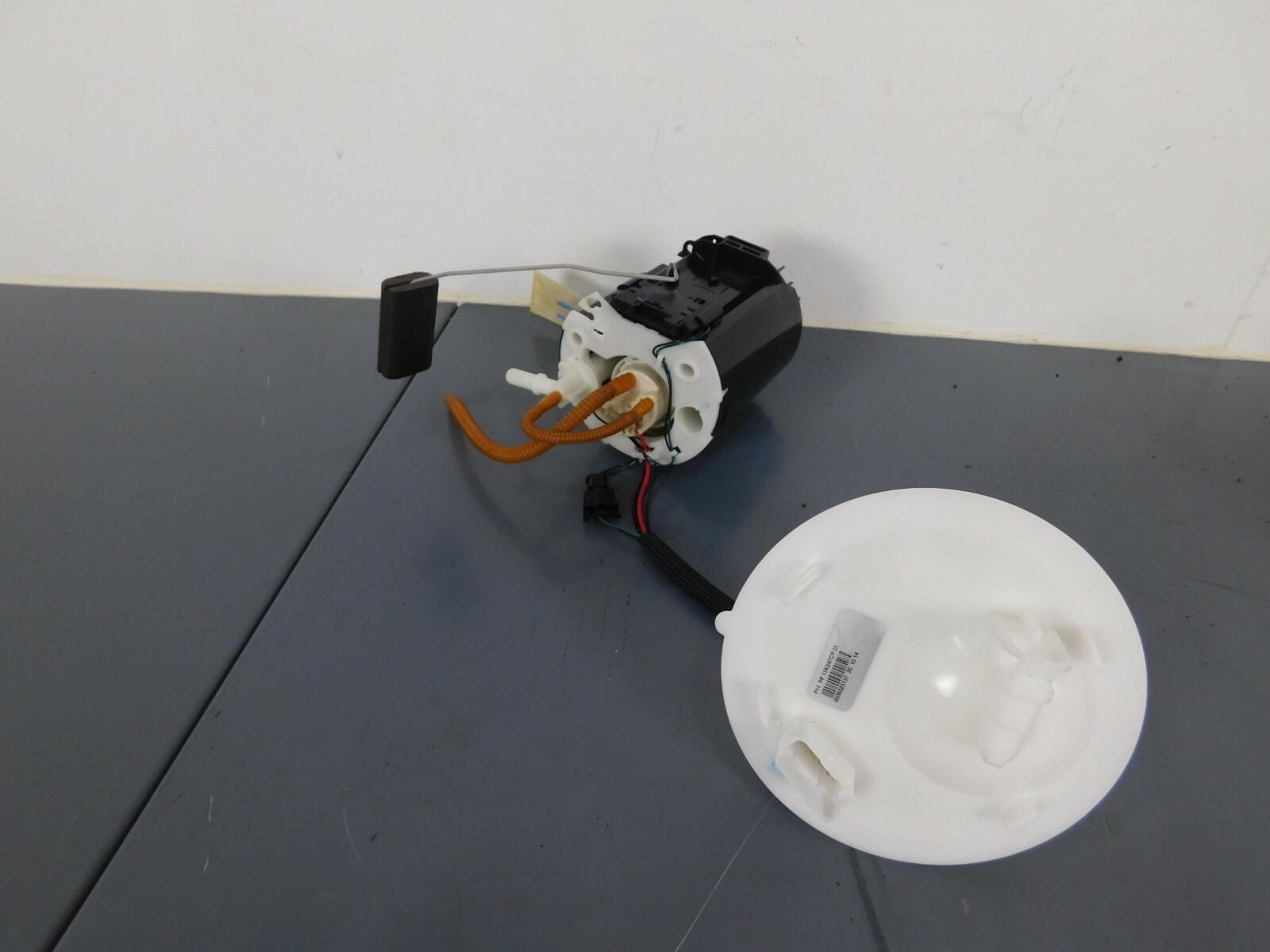 2015 16 17 McLaren 650S Spider Fuel Pumps / Sending Units #5010 A9