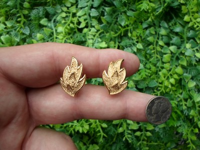 Vintage CROWN TRIFARI - gold tone - flame - textured leaf - clip EARRINGS