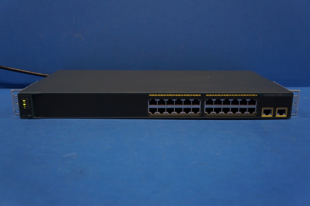 Cisco WS-C2960-24TT-L V03 C2960-LANBASEK9-M Ver 12.2(52)SE