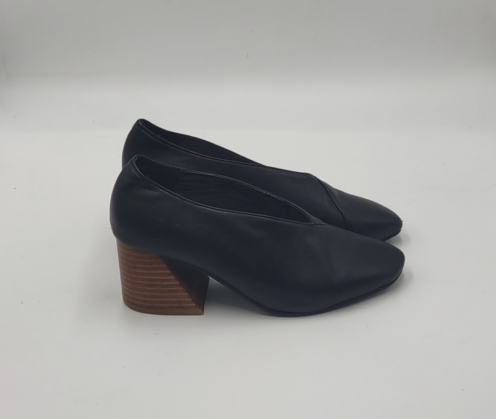 D'ANE-Leather Pump - image 6