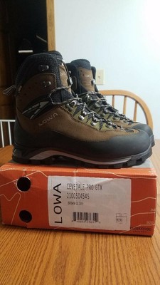 lowa cevedale pro gtx hiking boots