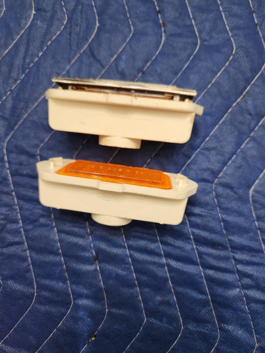 1969 Chevy Camaro Chevelle Turn Signal Marker Light Fender Lens
