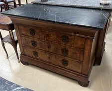 ANTIQUE FRENCH LOUIS PHILIPPE PERIOD MARBLE-TOP BURLED WALNUT COMMODE CHEST