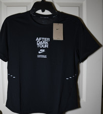 NWT Nike Swift Dri-FIT After Dark Tour Women's Medium Running T-shirt Black