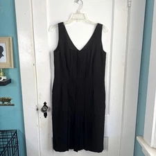 Tahari Black Pleated Sheath Dress Scoop Neck Sleeveless Professional Classic 10