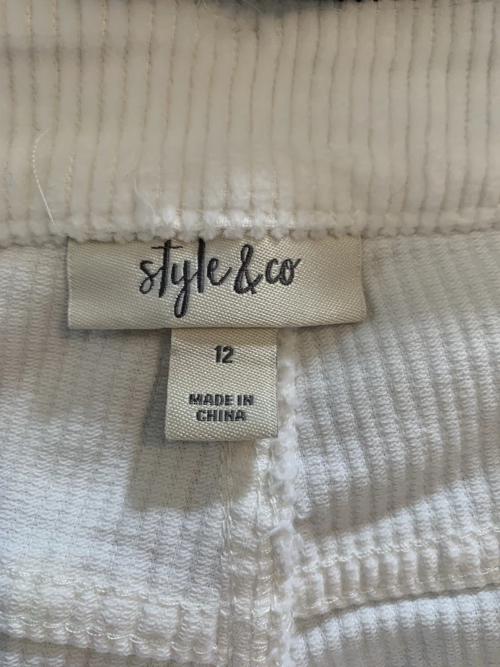 Womens Charter Club Cropped Cordoroy Pants. Size 12 - Image 3 of 4