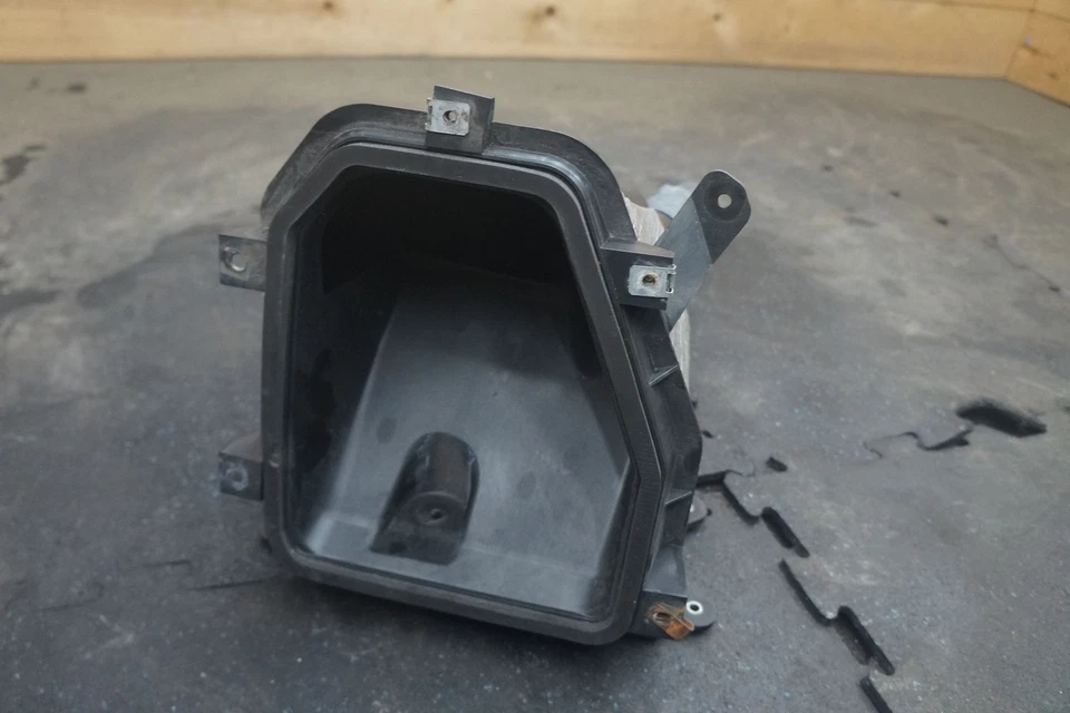 Cubierta de admisión de aire del motor Step Trim Shield 81769900 OEM Ferrari California 2010 Foto 3 de 4