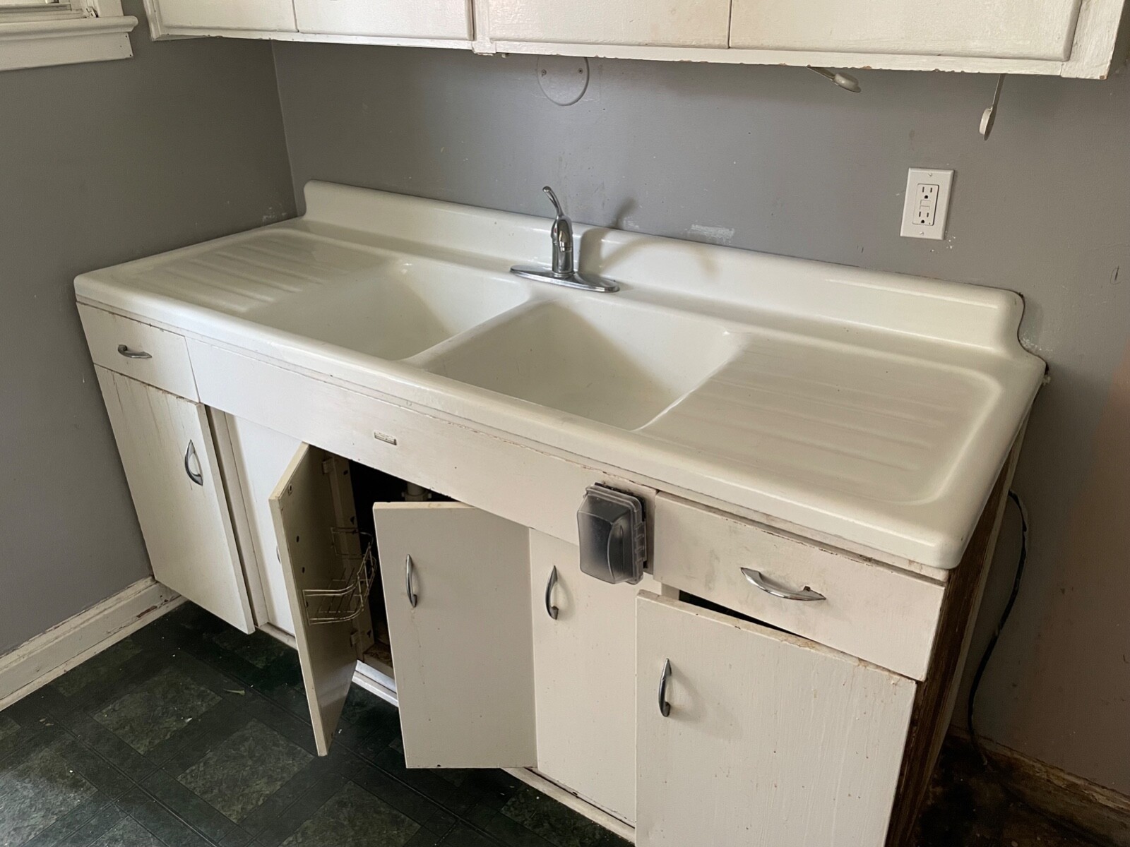 Under Sink Storage For Kitchens and Bathrooms In Tallahassee