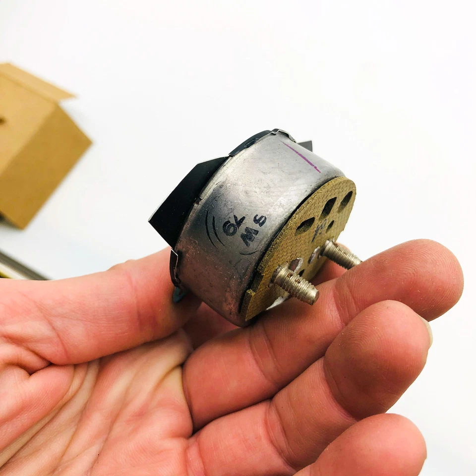 AMC Jeep 8126929 Oil Gauge OEM NOS 81-84 Cherokee Wagoneer J10 J20 Open Foto 2 de 4