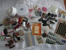 Lot MERCERIE / couture Loisirs créatifs vintage boutons divers / fils /dentelle