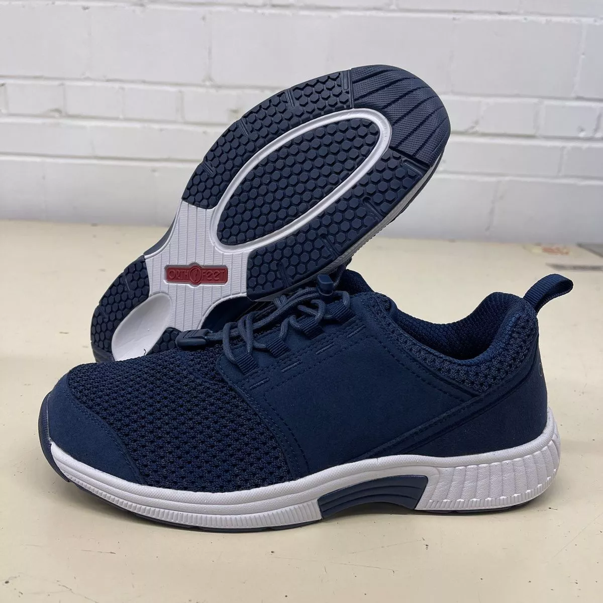 Women's no clearance tie running shoes