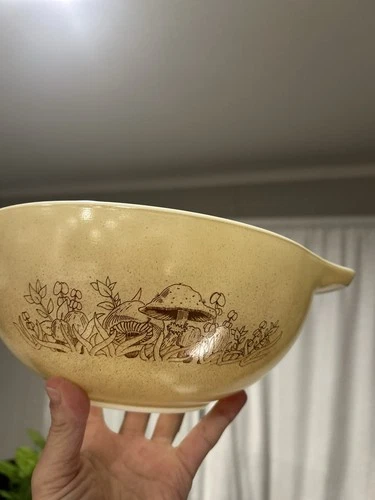 PYREX 2.5 quart Forest Fancies Cinderella bowl