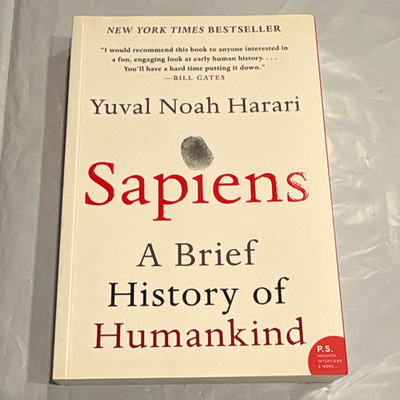 Sapiens: A Brief History of Humankind Yuval Noah Harari TPB 2018
