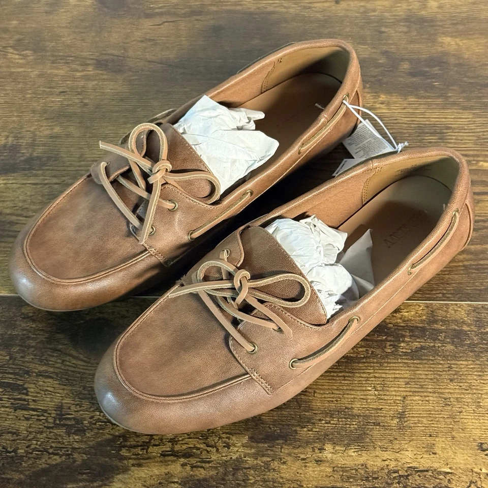 Novo com etiquetas! Sapatos femininos de barco de couro sintético Old Navy - marrom conhaque tamanho 11 - Imagem 2 de 4