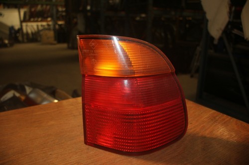 BMW 5ER (E39) 95-04 KOM. *RÜCKLICHT/HECKLEUCHTE* RECHTS 06/1999 AUSSEN ROT/GELB