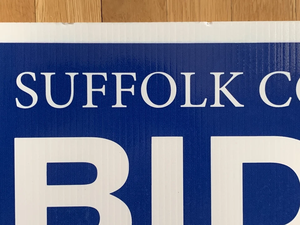 Placa corrugada dupla face BIDEN HARRIS 2020 24”X18” COM ESTACA H-CONDADO DE SUFFOLK - Imagem 4 de 4