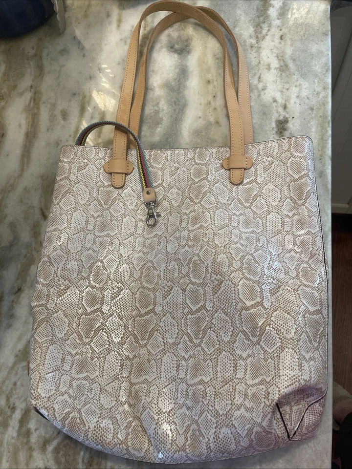 Bolso de Mano para Mujer Consuela Blanco y Tostado Piel de Serpiente con Iridiscencia Arco Iris Interior Foto 2 de 4