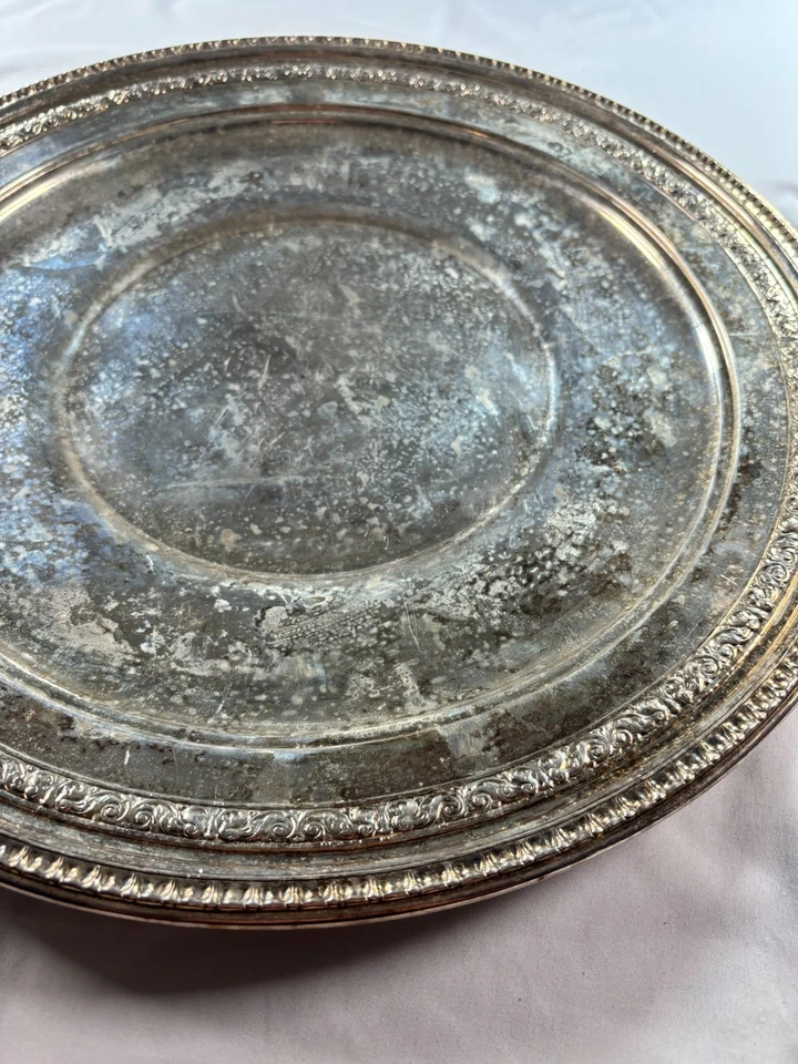 Bandeja Plateada Reed & Barton 16.5" De Colección Foto 2 de 4