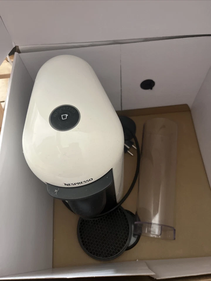 Nespresso VertuoPlus Coffee Machine – White – Excellent Condition