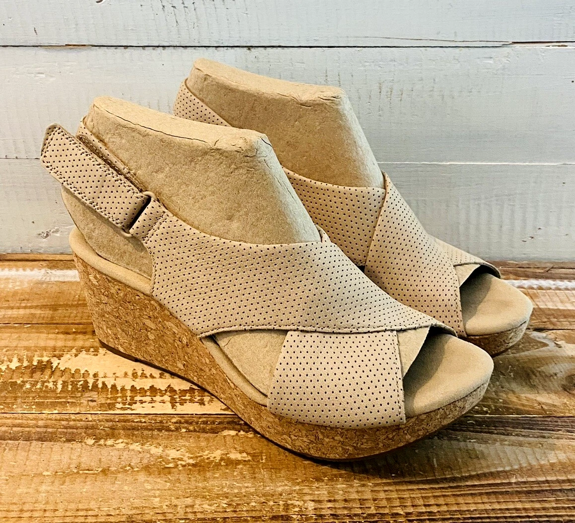 CLARKS Zeppa scamosciata sabbia Clark Annadel Parker nuova con scatola collezione taglia 11