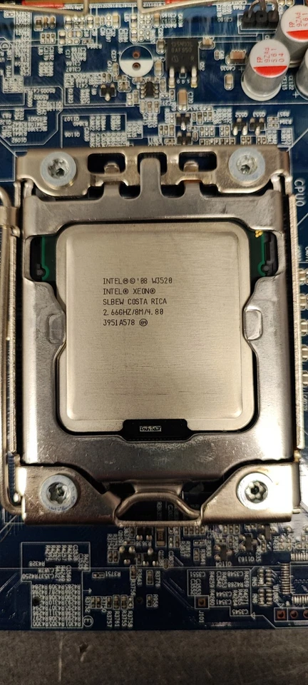 Processore Intel Quad-Core Xeon W3520 2,66 GHz 8 M cache CPU - Immagine 2 di 3