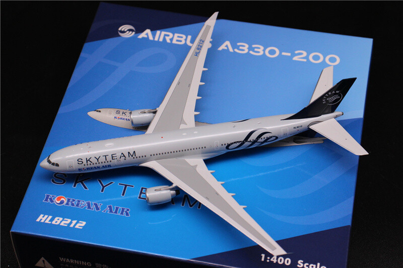 KOREAN AIR 大韓航空 A330-200 SKY TEAM 1:400 Korean AIR Korean Air A330-200 Sky Team 1:400 : Amazon.ca