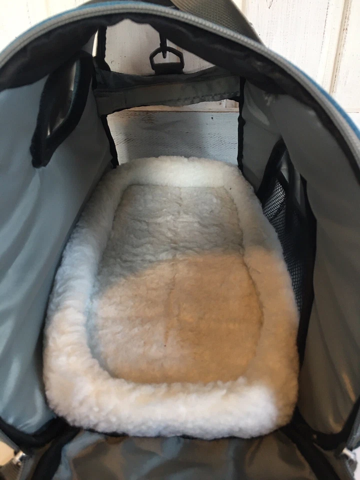 Bermuda Bergan Pet Carrier Pequena 16x11x8 Companhia Aérea Elogio Azul - Imagem 3 de 4