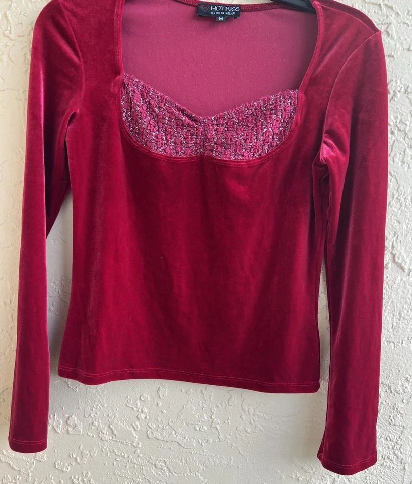 Top Hotkiss Terciopelo Rojo Manga Larga Talla Mediana Hecho en EE. UU. Foto 4 de 4