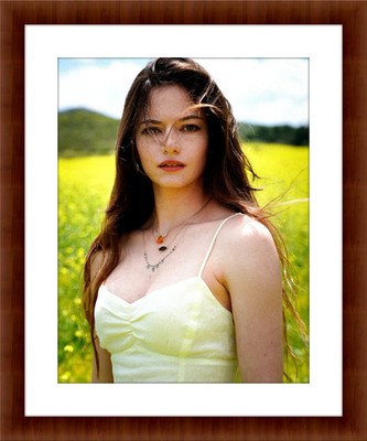 Mackenzie Foy 8.5 x 11 Candid Color Unframed Photograph Collectable Art Print