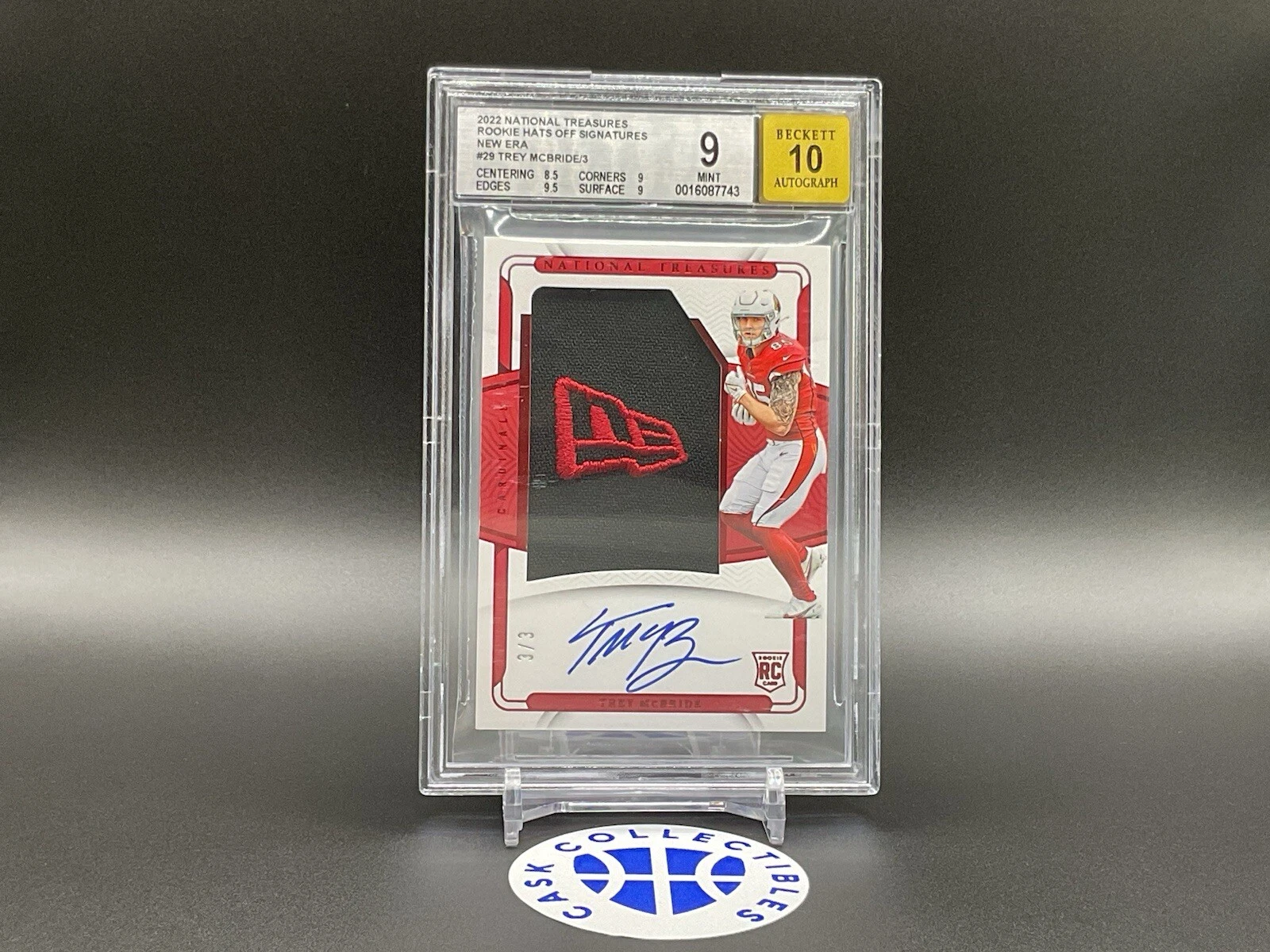 Trey McBride Panini National Treasures Rookie Hats Off Signature #TMC New Era Laundry Tag