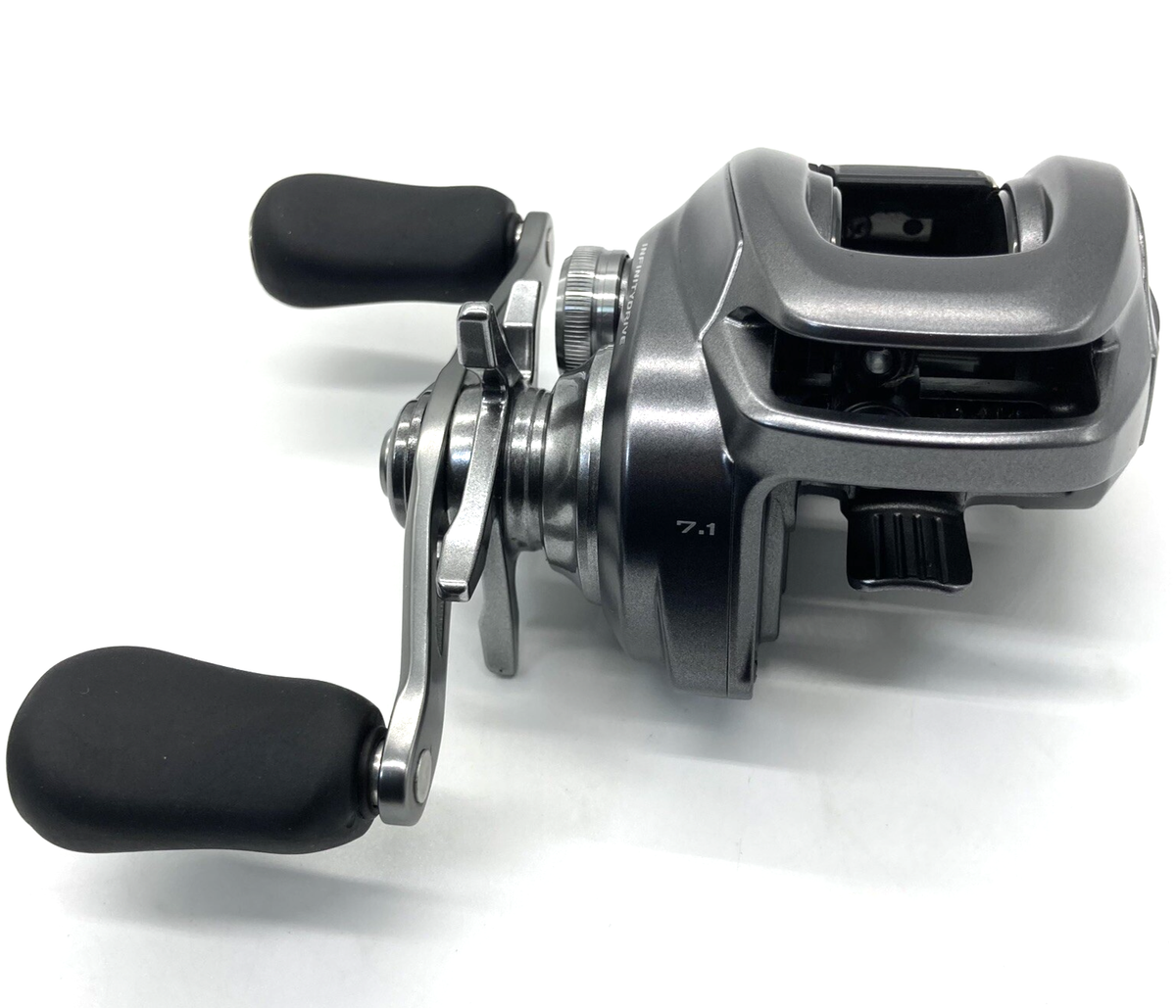 SHIMANO 22 Bantam HG Right Handed Bait Casting Reel with Box From