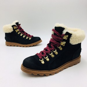 sorel ainsley hiking boots