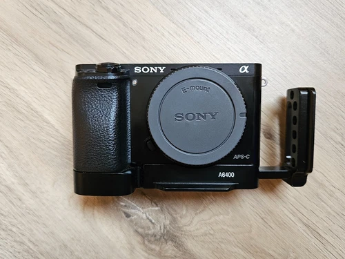 Sony Alpha ILCE-6000 24.3 MP Digitalkamera - Schwarz (Nur Gehäuse) mit L-Winkel