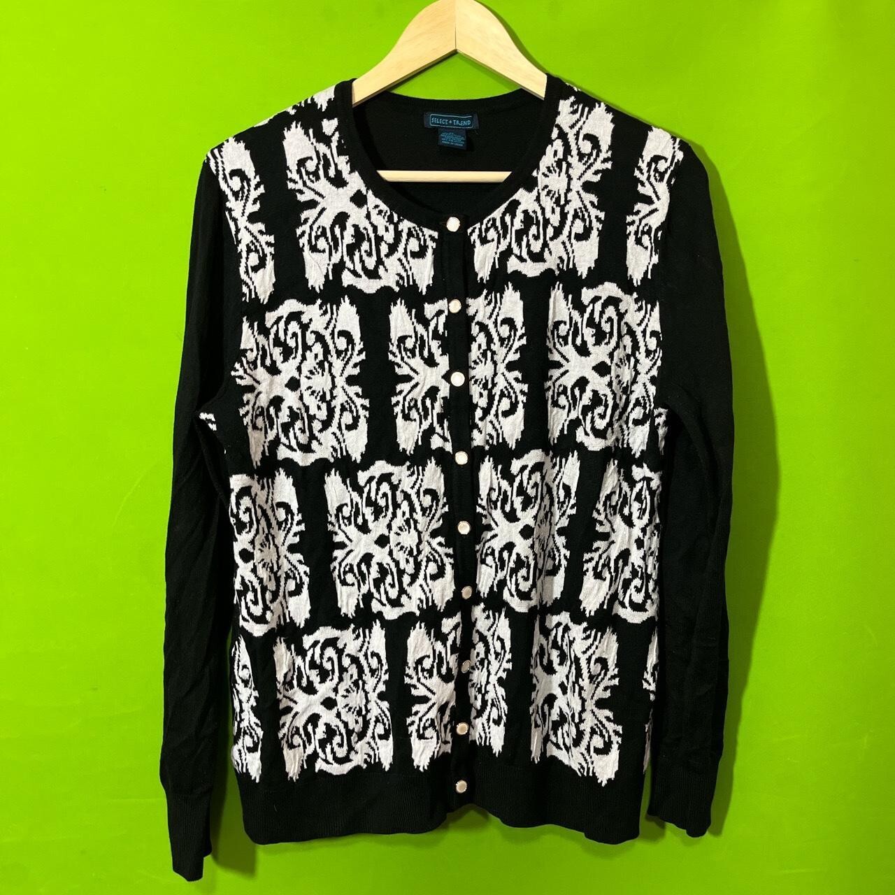 XL Art Pattern Button Down Longsleeve Cardigan - image 4