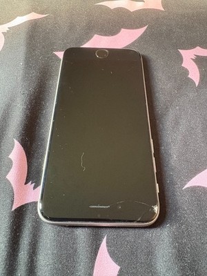 Apple iPhone 6s - 16 GB - Silver (Unlocked) (Cracked Screen)