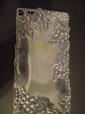Vtg Arthur Court 1996 High Quality Aluminum Handcrafted Grape Vine tray 11.5 x 6