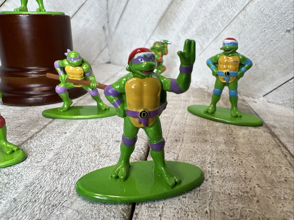 TMNT Nano Mini Figuras de Metal Tortugas + Tortugas Héroe Portal + Tortuga McDonald’s Foto 3 de 4