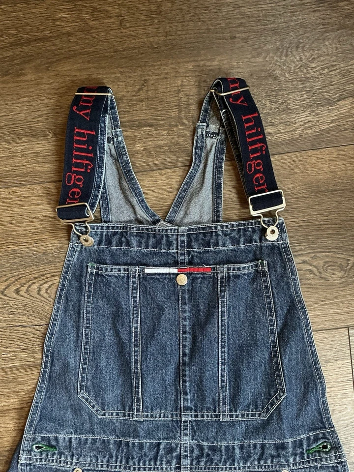 De Colección Y2K Tommy Hilfiger Denim Logotipo Deletreado Pechera Mono Pantalones Cortos Para Mujer M Foto 3 de 4