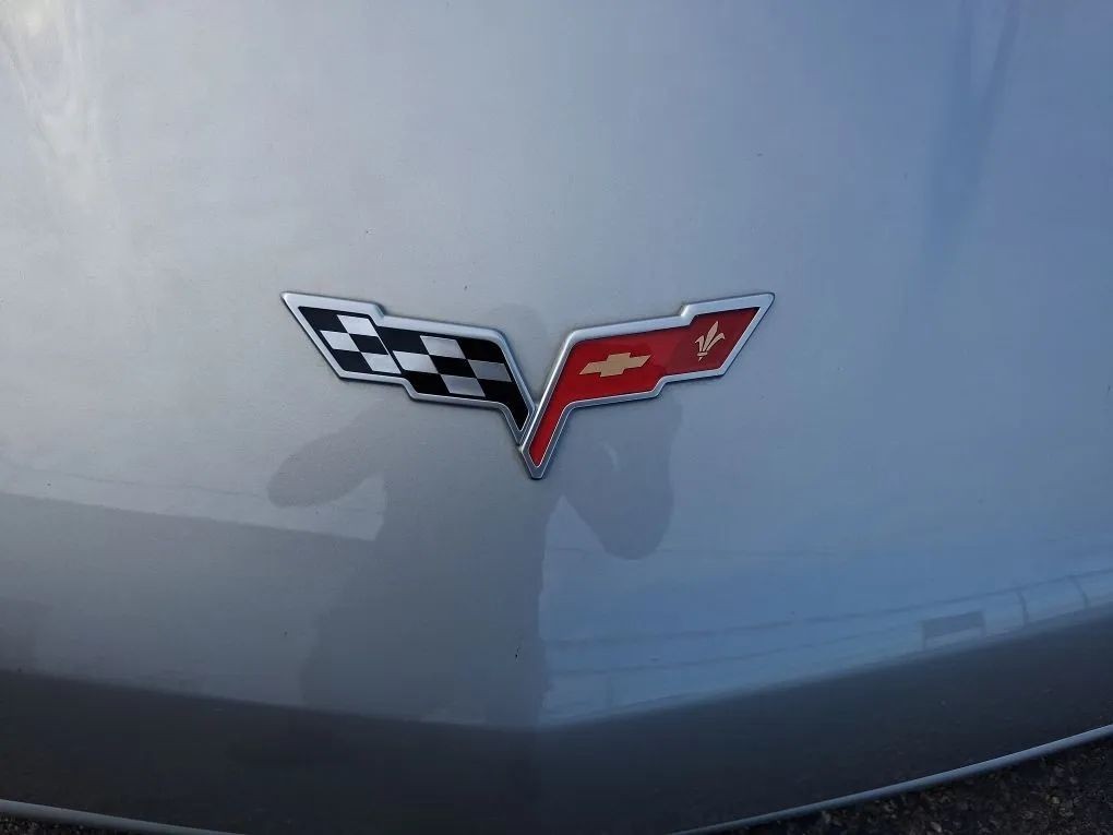 2005 Silver Chevrolet Corvette   | C6 Corvette Photo 9