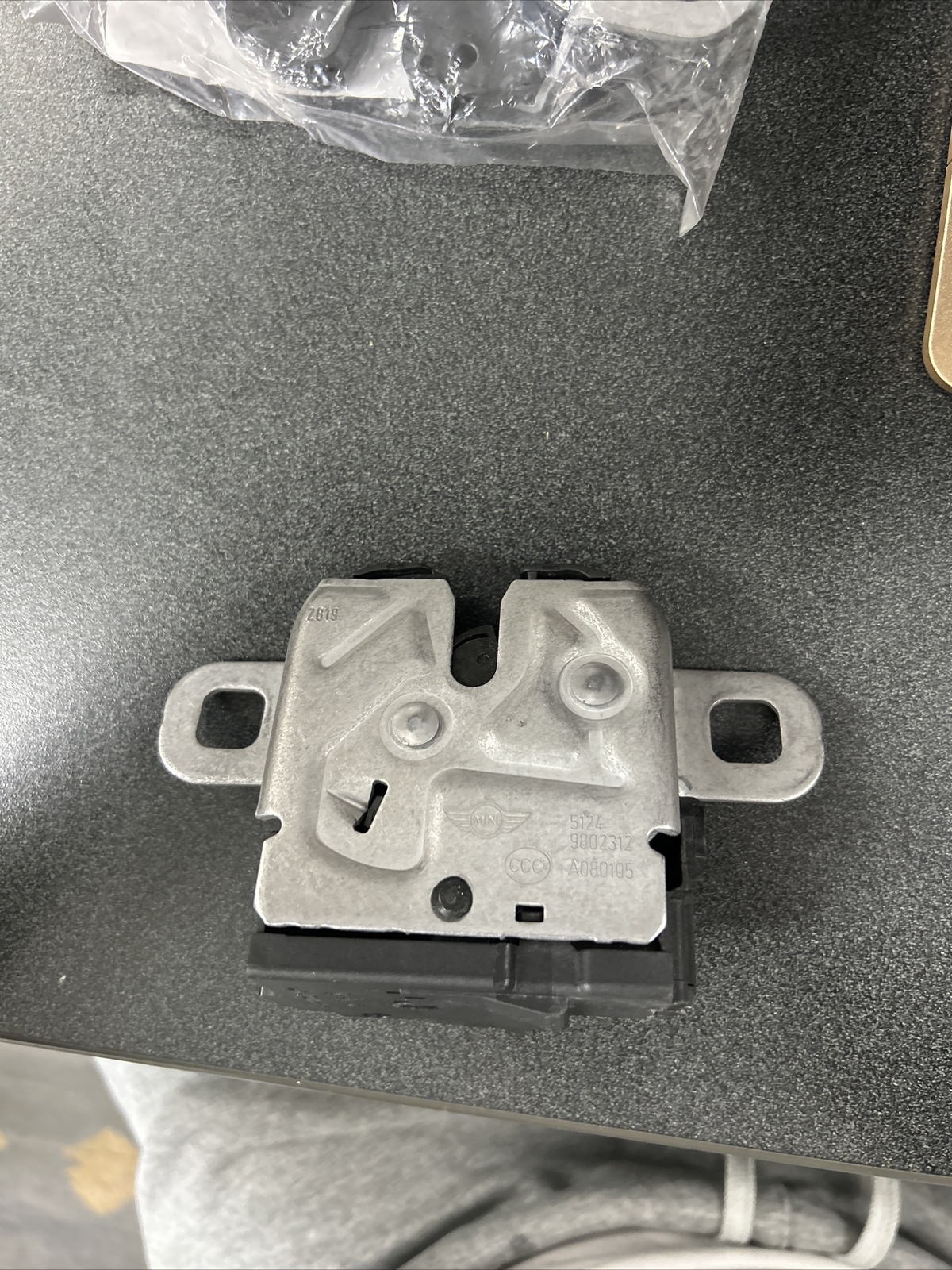 For BMW i8 2014-2020 Genuine Trunk Lid Latch