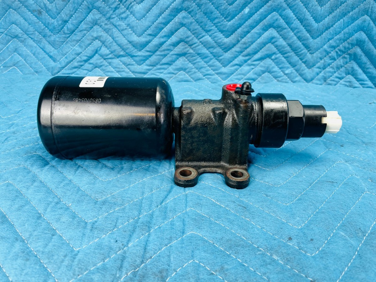 Lexus LX570 Front Height Control Pump w/Accumulator