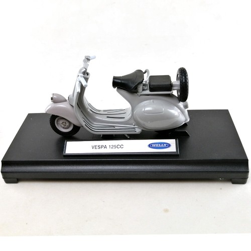 Vespa 125 c.c. Motorcycle Die-cast Model Welly 1:18 Scale Toy Collection Hobby 1 - Picture 6 of 12
