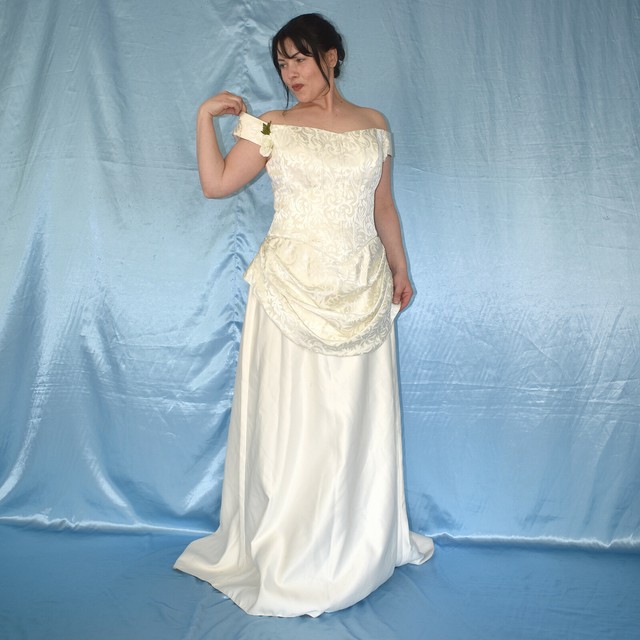 Wunderschones Corsagen Hochzeitskleid S Weich Mit Rosen Brautkleid Ballkleid Ebay