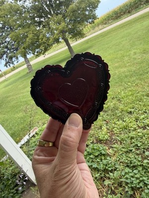 1876 Cape Cod Collection Avon Ruby Red Glass Heart Trinket Box